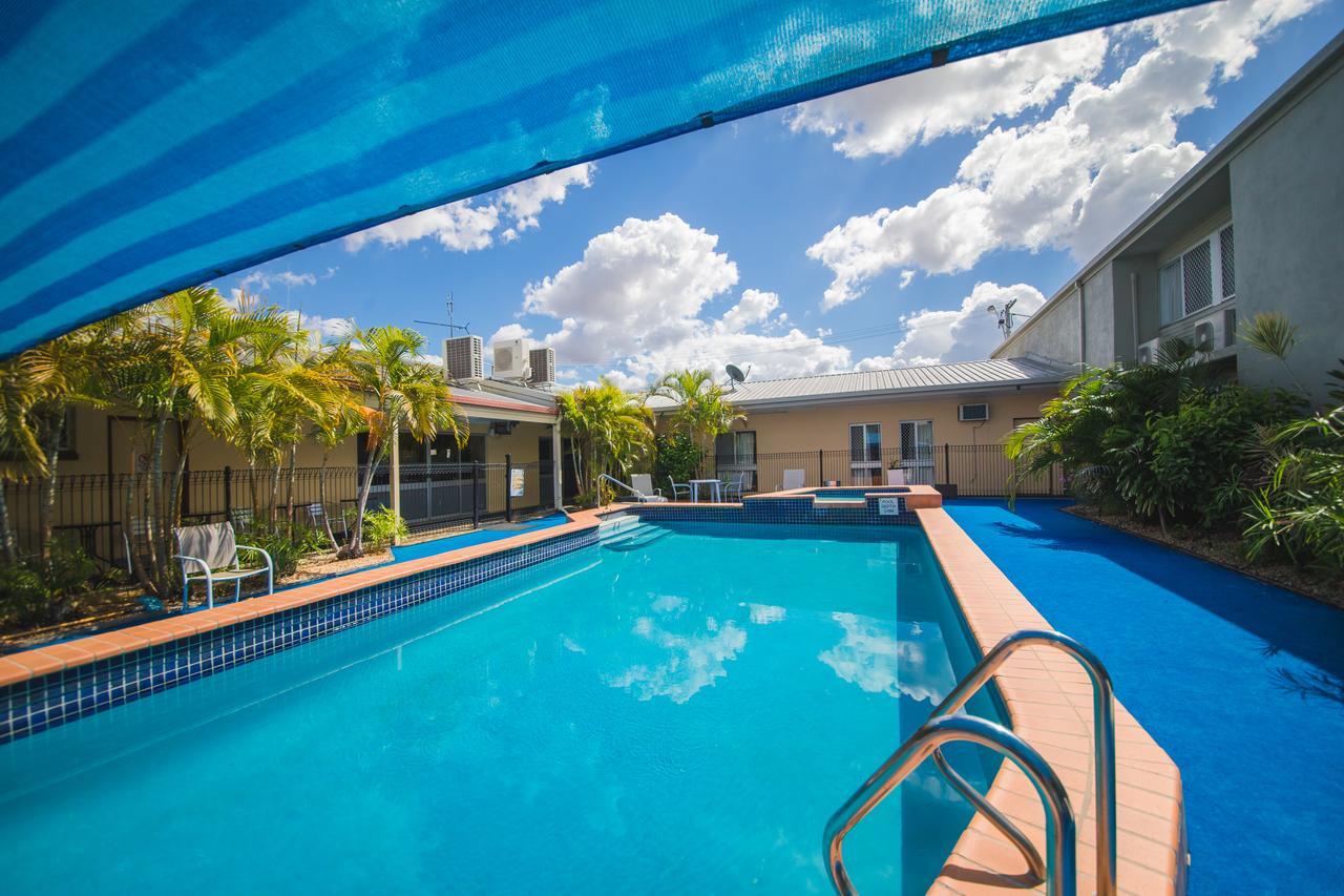 רוקהמפטון Hampton Villa Motel מראה חיצוני תמונה