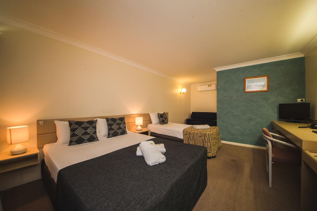 רוקהמפטון Hampton Villa Motel מראה חיצוני תמונה