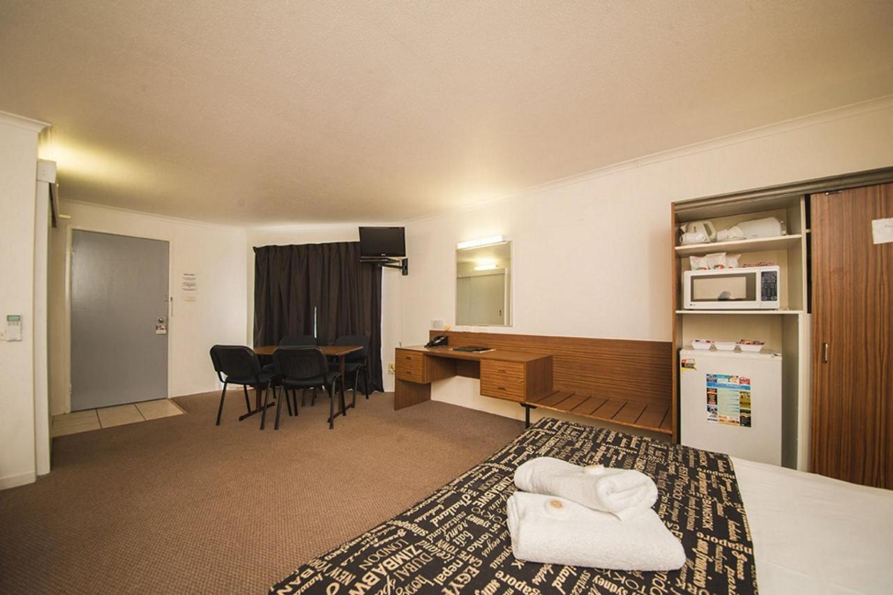 רוקהמפטון Hampton Villa Motel מראה חיצוני תמונה