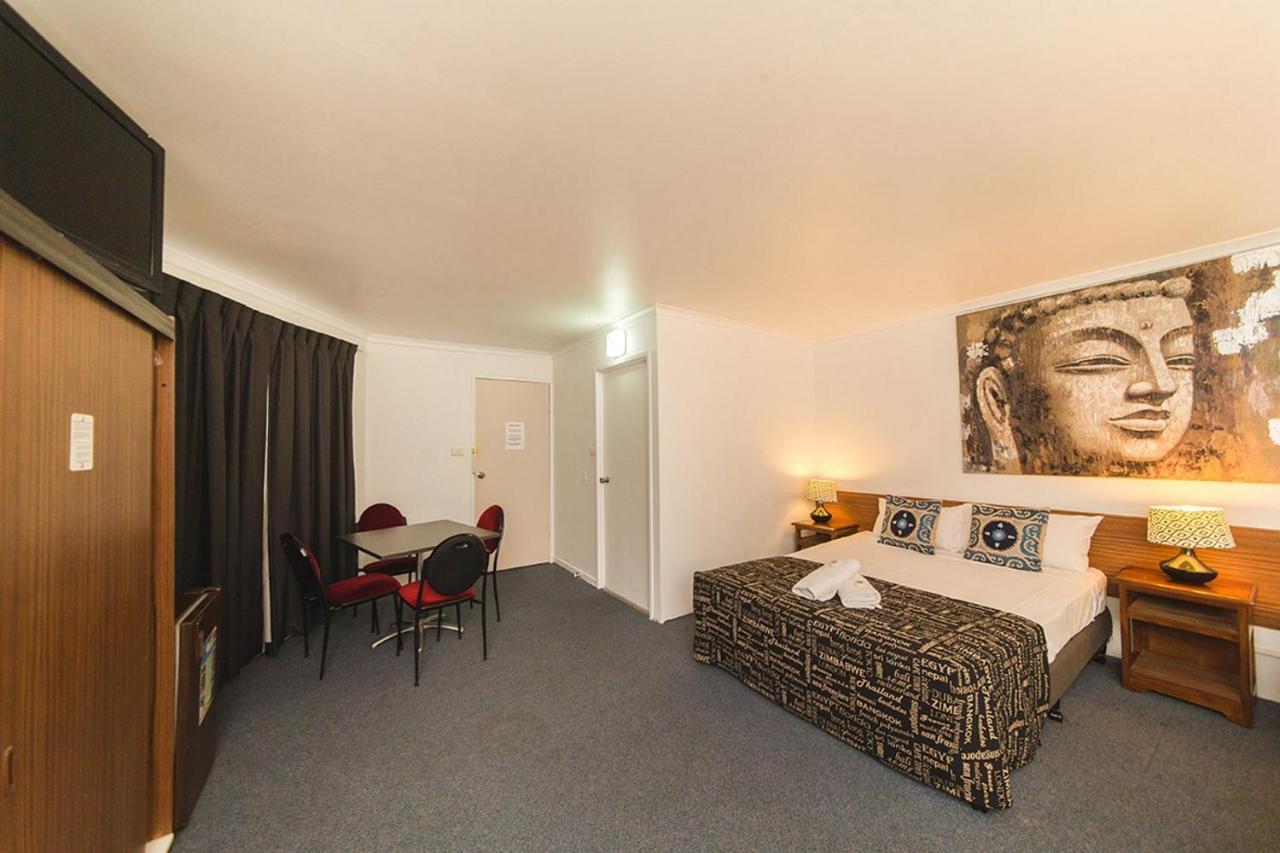 רוקהמפטון Hampton Villa Motel מראה חיצוני תמונה