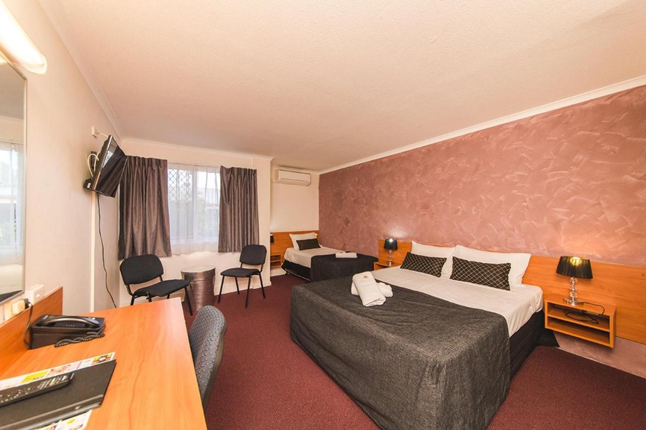 רוקהמפטון Hampton Villa Motel מראה חיצוני תמונה